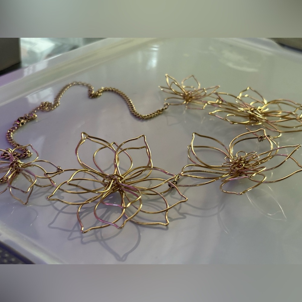 Gold Floral Wire Necklace